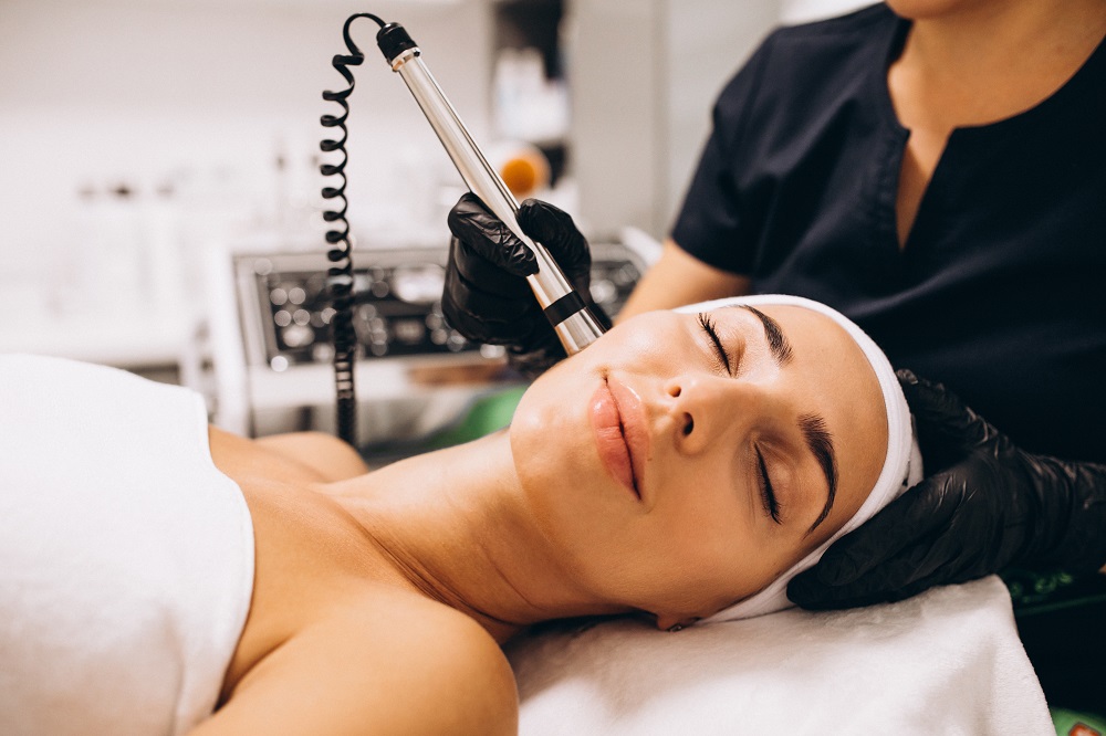 Can Estheticians Do Microneedling